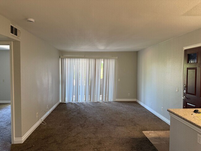 Building Photo - One-Bedroom Condo in Sage Canyon Community