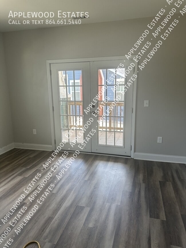 Building Photo - 298 Fremont Ave