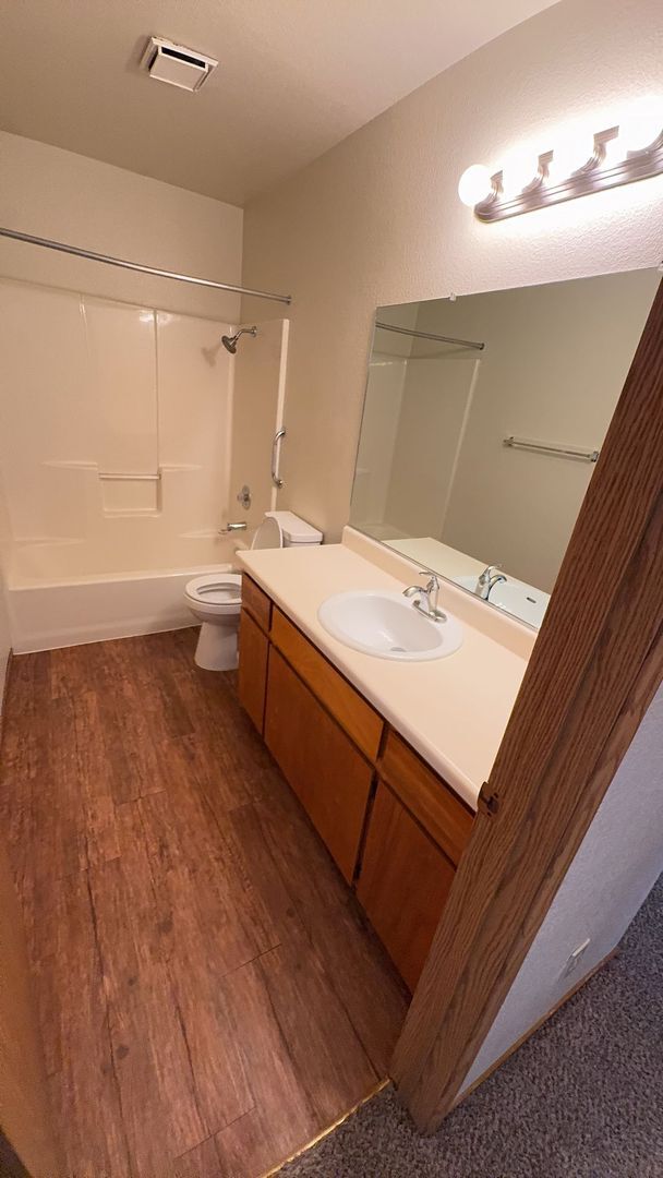 Building Photo - west2903