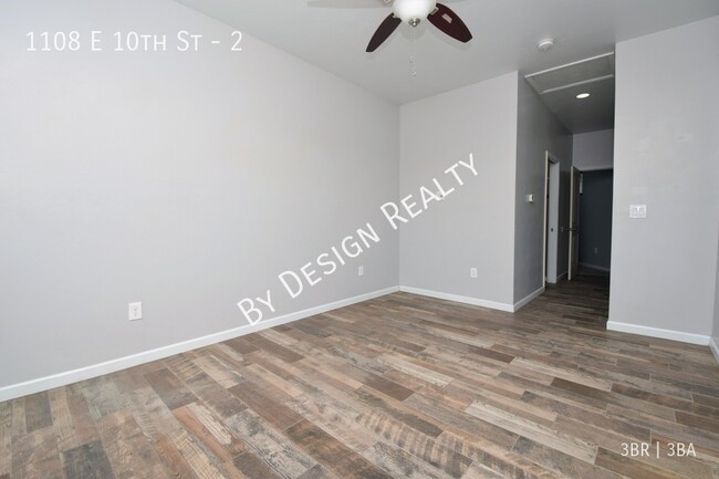 Building Photo - Modern 3 Bed 3 Bath - Less than 1 Mile to ...