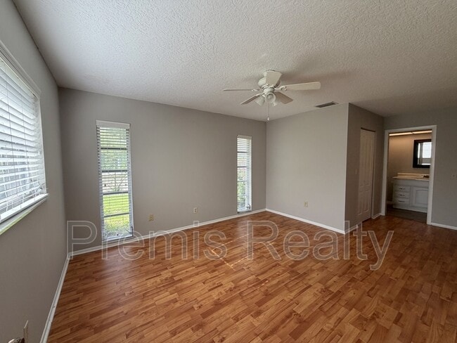 Building Photo - 1624 Heather Pl