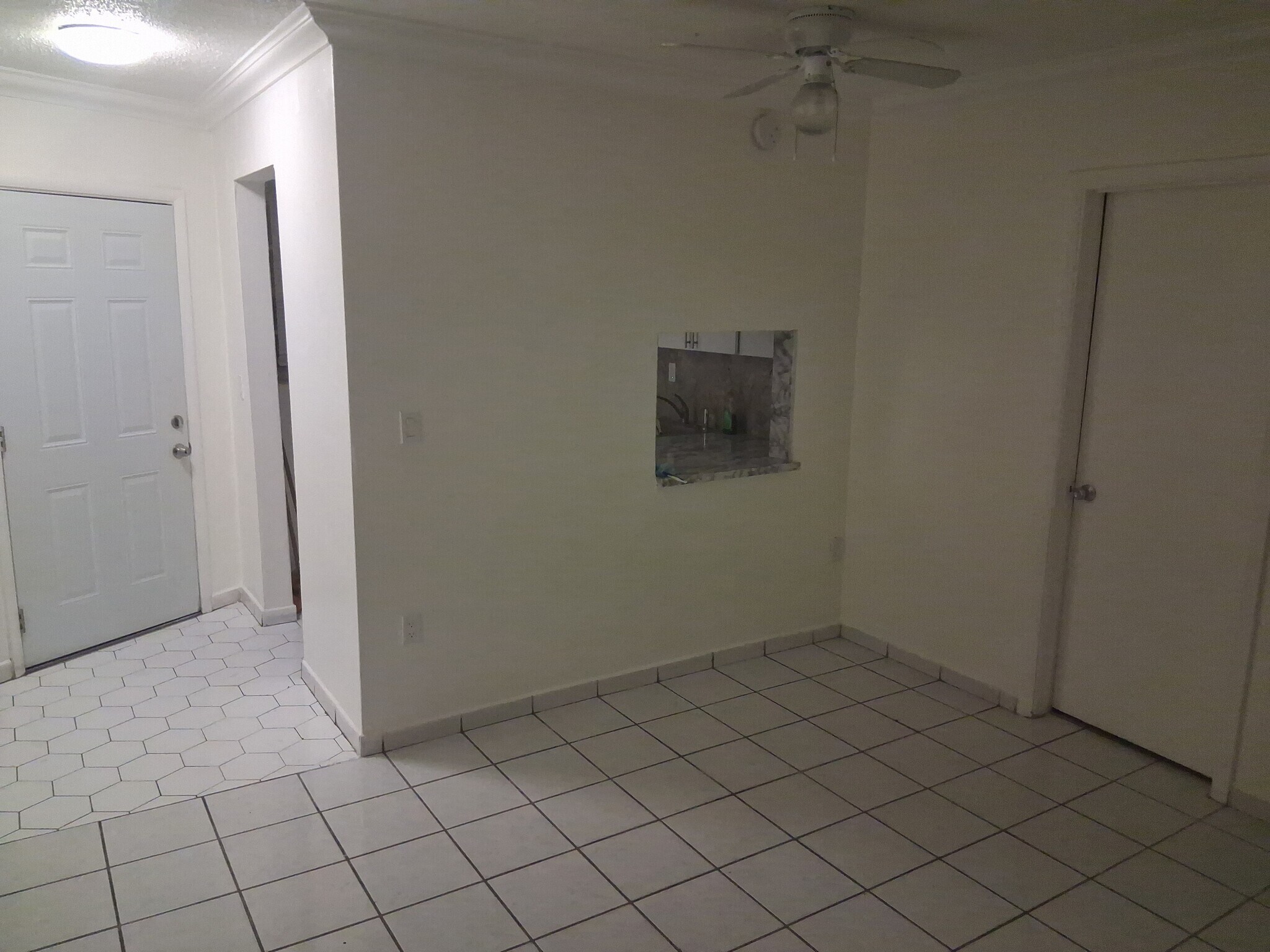 Building Photo - 1605 NE Miami Gardens Dr