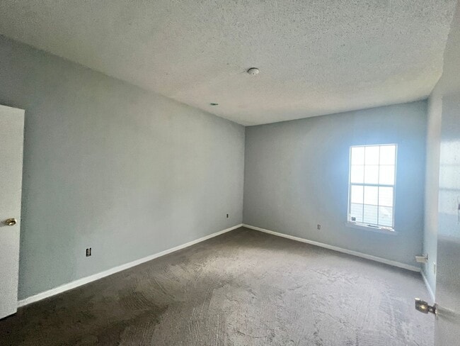 Building Photo - 1BR Central College Rd across from UNCW. C...