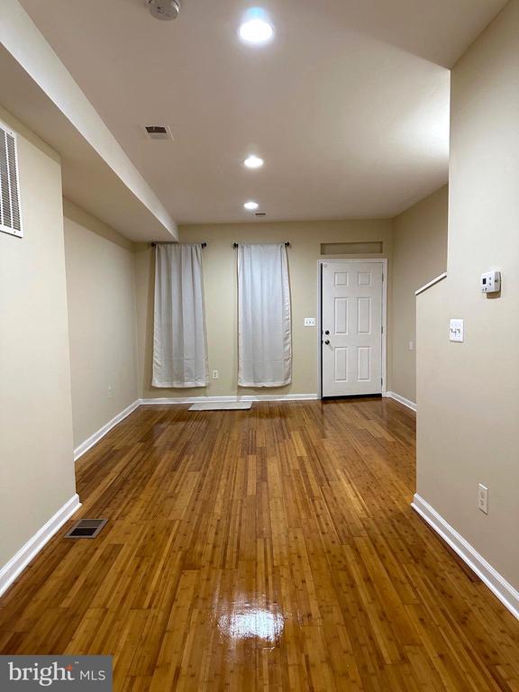 Primary Photo - 335 N Stricker St