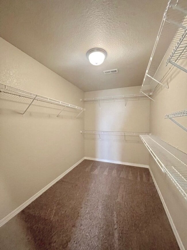 Building Photo - Stetson Hills Home with 3 Bedrooms and 2.5 Baths Available in May