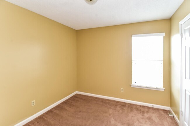 Building Photo - 1677 Ranmar Dr