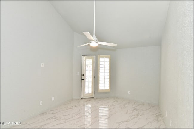 Building Photo - 31 Stratford Hall Cir