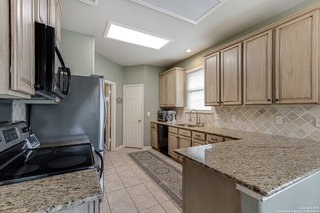 Building Photo - 2026 Thicket Trail Dr