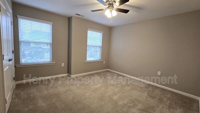 Building Photo - 112 Concordia Woods Dr