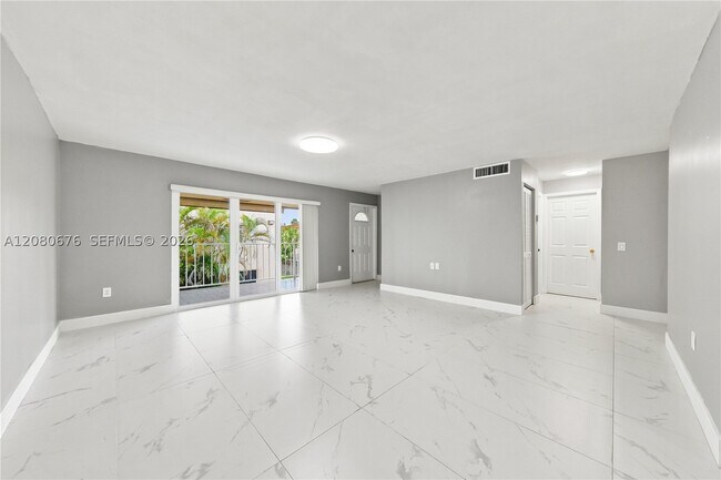 Building Photo - 8410 SW 154th Cir Ct