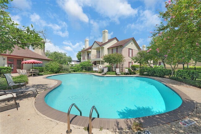 Building Photo - 2120 El Paseo St