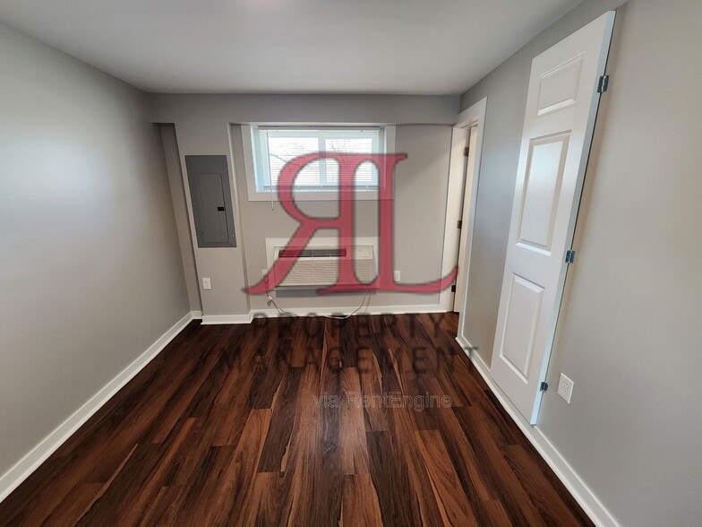 Building Photo - 75 W Moler St