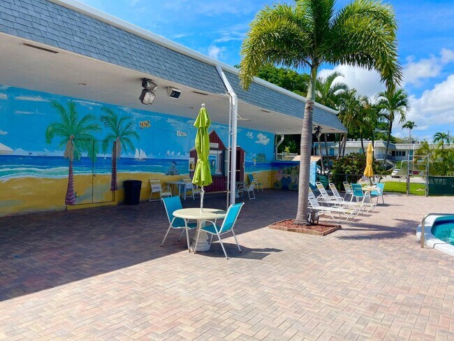 Building Photo - 2840 Lake Osborne Dr