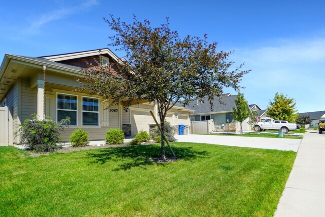 Building Photo - 3067 N Greengate Wy