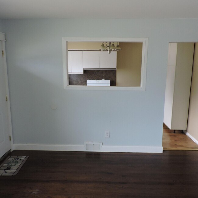 Building Photo - 22305 Dorion St