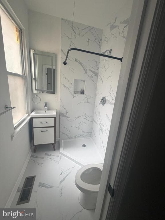 Building Photo - 112 E Huntingdon St