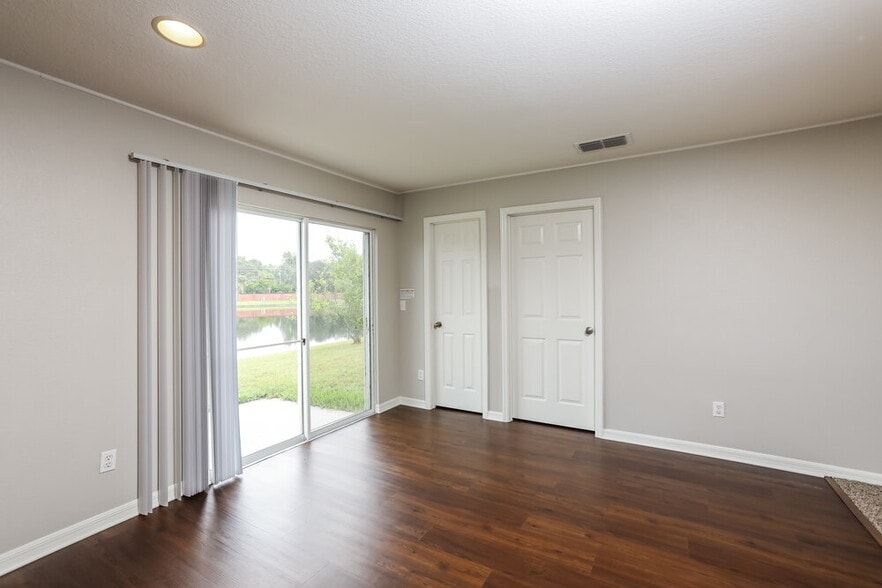 Building Photo - 15640 Perdido Dr