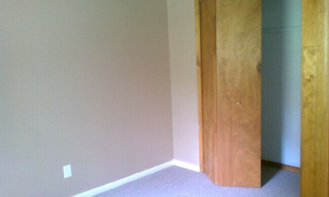 Building Photo - 4636 Starmer Dr