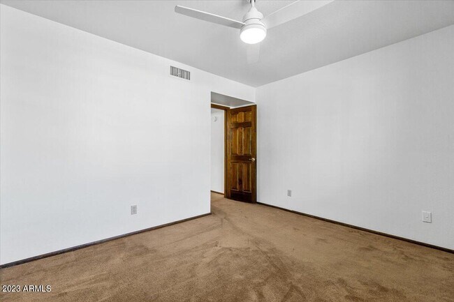 Building Photo - 16007 N 52nd Pl