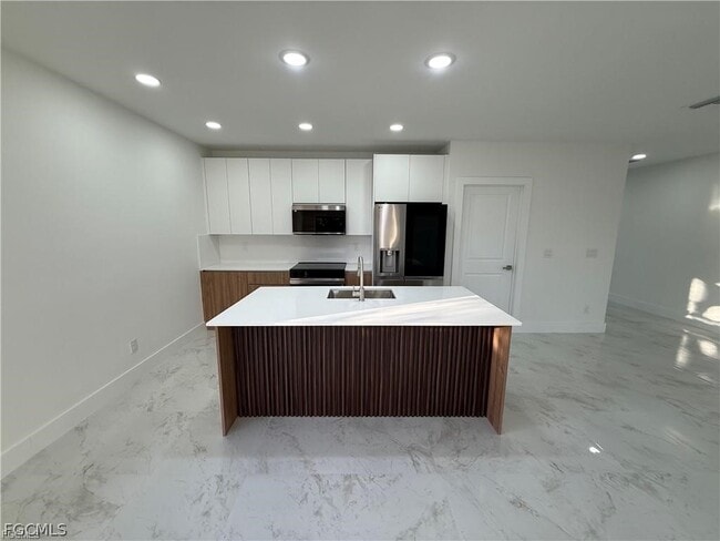 Building Photo - 1706 NW 19th Terrace