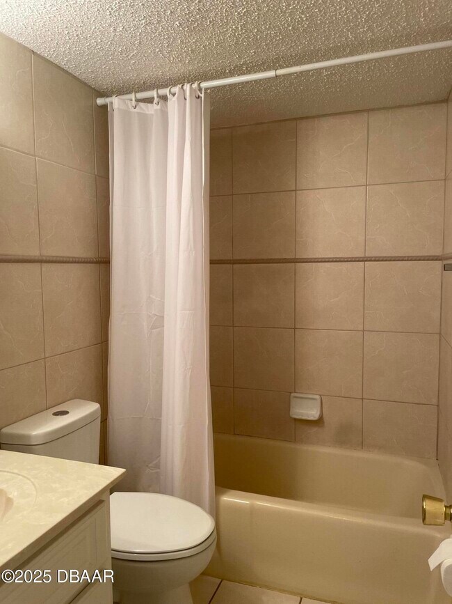 Building Photo - 2801 N Halifax Ave