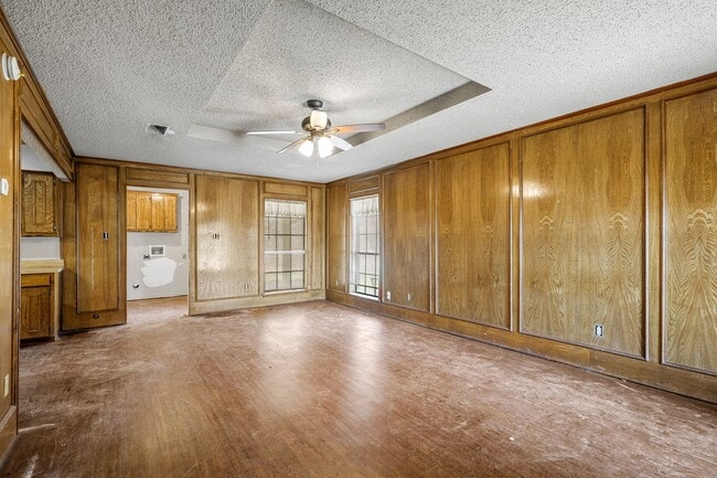 Building Photo - 223 E Pritchard Ln