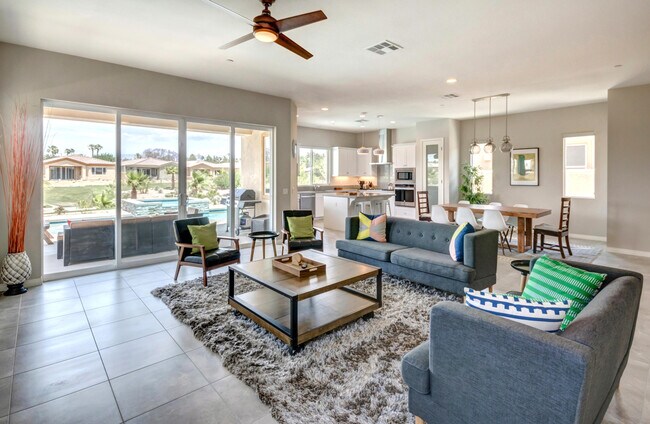 Building Photo - 67424 Zuni Ct