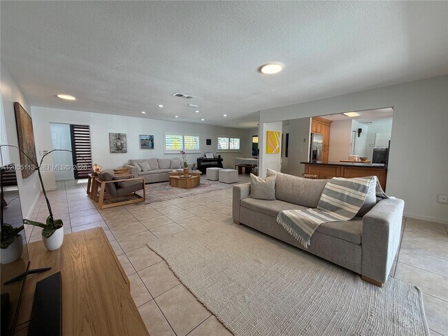 Building Photo - 5721 SW 59th Pl