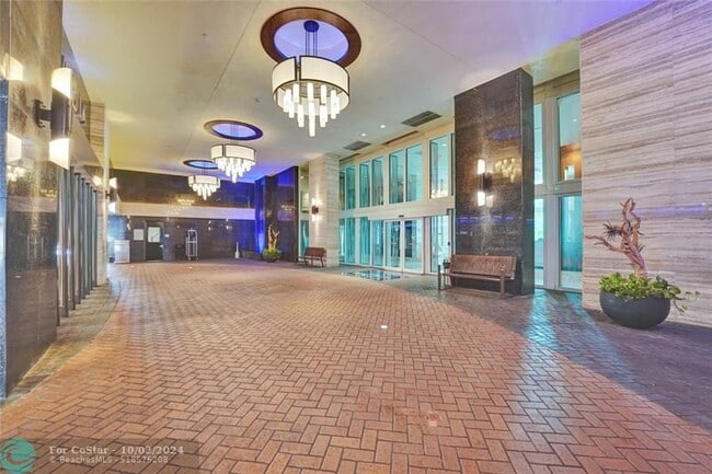 Building Photo - 101 S Fort Lauderdale Beach Blvd