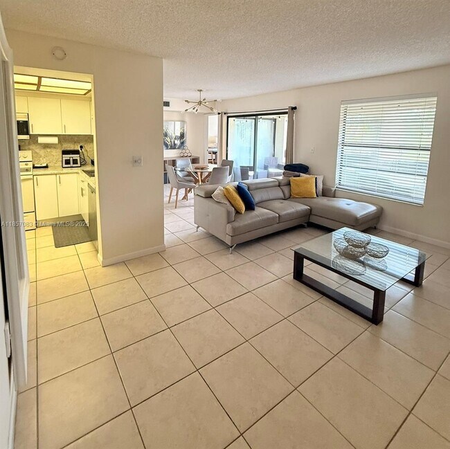 Building Photo - 8933 SW 123rd Ct