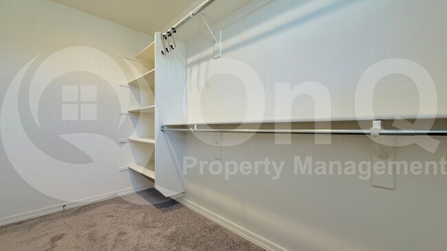 Building Photo - 3913 S 58th Ln