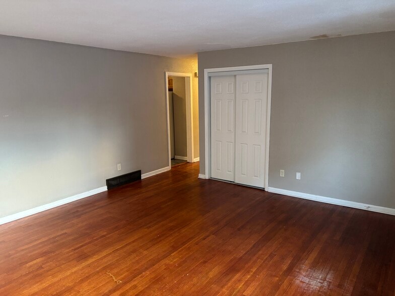 Building Photo - 1505 Benton St