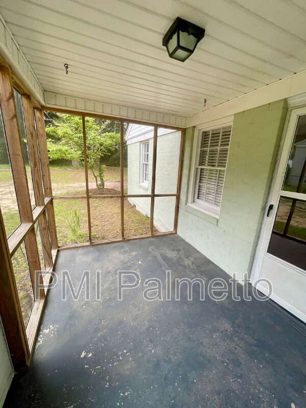 Building Photo - 320 Culler St