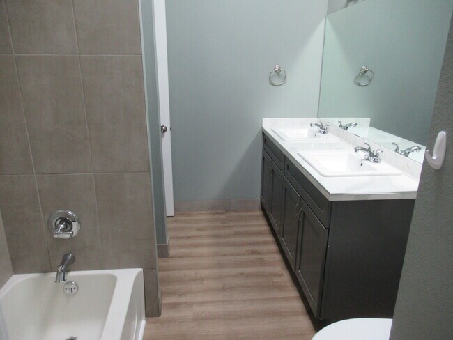 Building Photo - 3909 Smoke Tree Dr