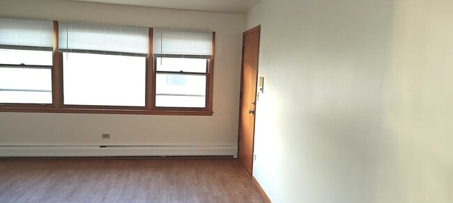 Building Photo - 2412 N 76th Ave