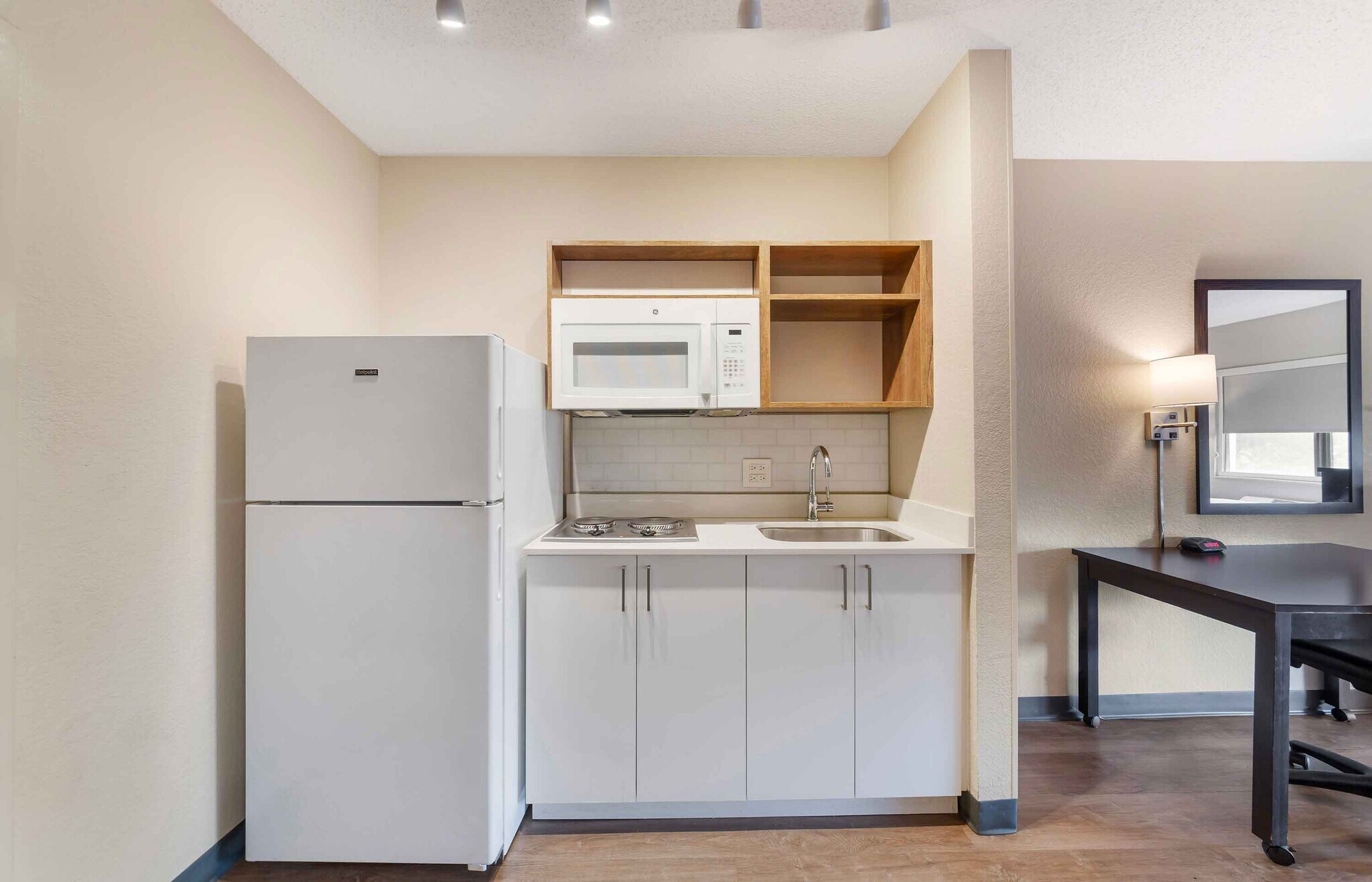 Building Photo - Furnished Studio-Fort Lauderdale - Deerfield Beach