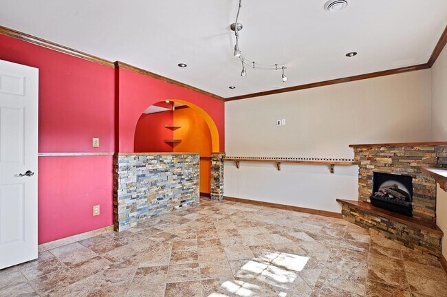 Building Photo - 7601 Elm Grove Cir