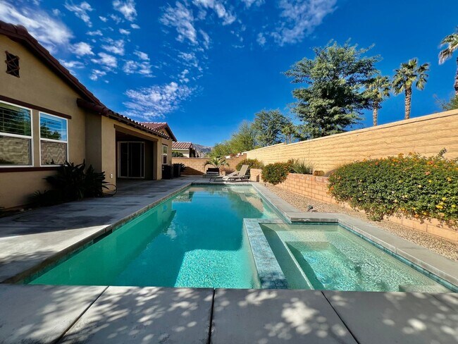 Building Photo - AVAILABLE NOW!! STUNNING 4 Bed/ 3.5 Bath POOL HOME in La Quinta!