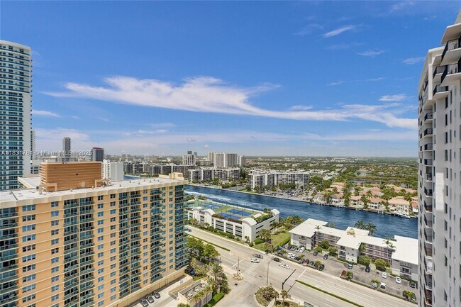 Building Photo - 2301 S Ocean Dr