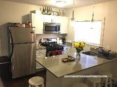 Building Photo - 32 Rawson St