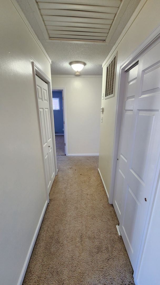 Building Photo - Updated 3BR SW Rancher with oversized garage priced right!