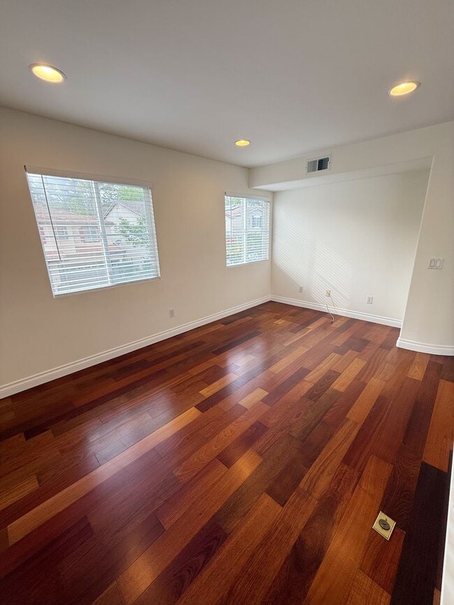 Building Photo - 4 Bed/3 Bath Home for Rent in Carmel Valley!
