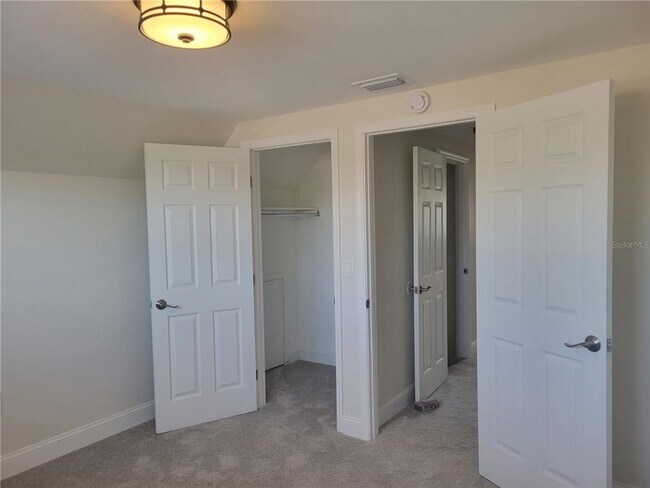 Building Photo - 6412 Wingfoot Cir