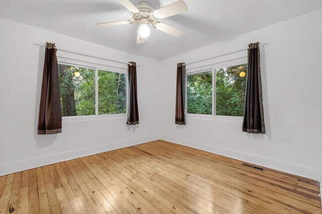Building Photo - 2208 Escambia Dr