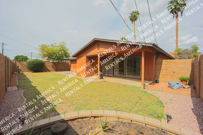 Building Photo - 6847 E Windsor Ave