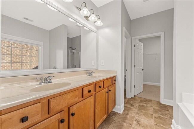 Building Photo - 3329 Rosecliff Trace NE