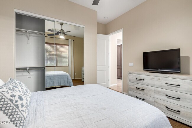 Building Photo - 12725 W Dale Ln