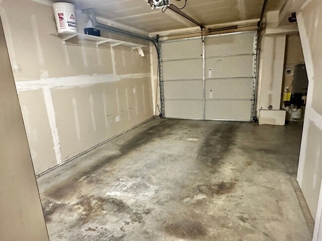 Building Photo - Lovely 3 bed Townhome in Pinehurst neighbo...