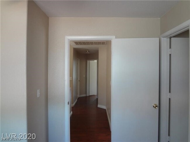 Building Photo - 540 River Bed St