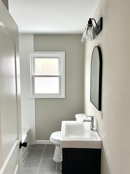 Building Photo - 3016 Kentucky Ave S